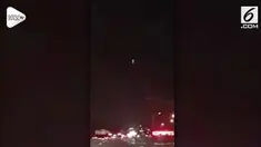 Sebuah video menunjukkan objek terbang tak dikenal yang melayang di atas Garden State Parkway di New Jersey. Diduga objek tersebut adalah UFO.