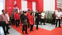 Presiden Joko Widodo atau Jokowi tiba di Stadion Utama Gelora Bung Karno (GBK) dalam rangka menghadiri puncak perayaan Bulan Bung Karno 2023.