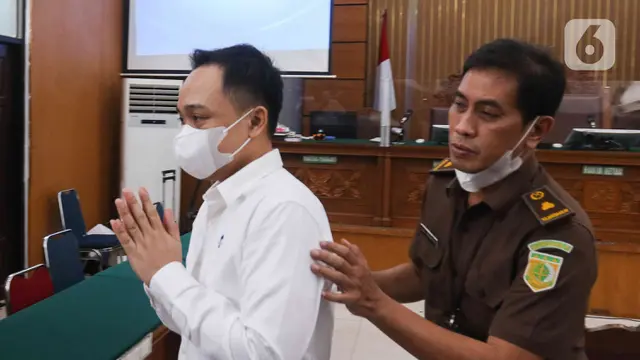 Ekspresi Tanpa Senyum Ricky Rizal Dituntut Delapan Tahun Penjara di Kasus Pembunuhan Brigadir J