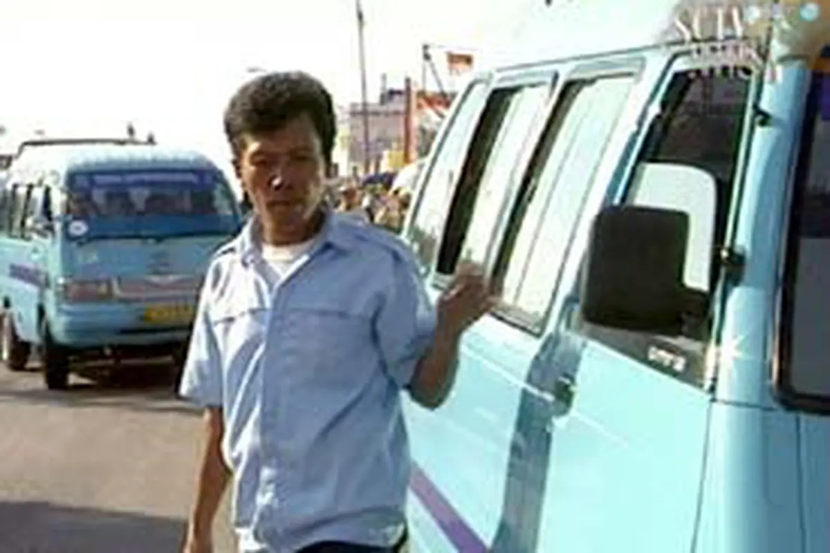260804cSopirAngkot.jpg