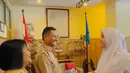 Putri juga mengungkapkan rasa bangganya karena bisa menjadi bagian dari sekolah tersebut. “Putri merasa sangat bersyukur dan terharu. Bangga sekali bisa jadi bagian dari SMM Yogyakarta. Love you @smmyogyakarta,” tulis Putri pada unggahannya. (Liputan6.com/IG/@arianinismaputri)