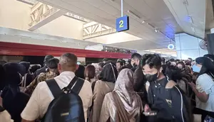 LRT Gangguan, Penumpang Keluhkan Rem Mendadak sampai Barang Berjatuhan