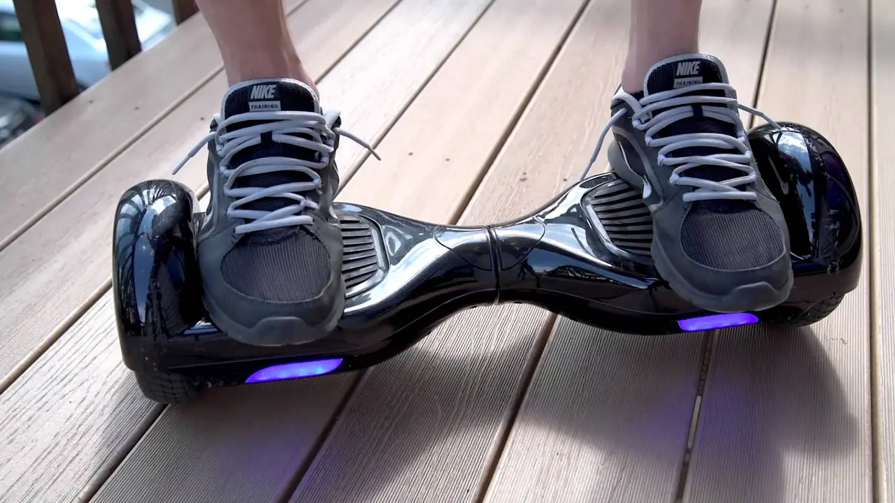 Kerennya Jamaah Tawah di Kabah Pakai Papan Luncur Hoverboard