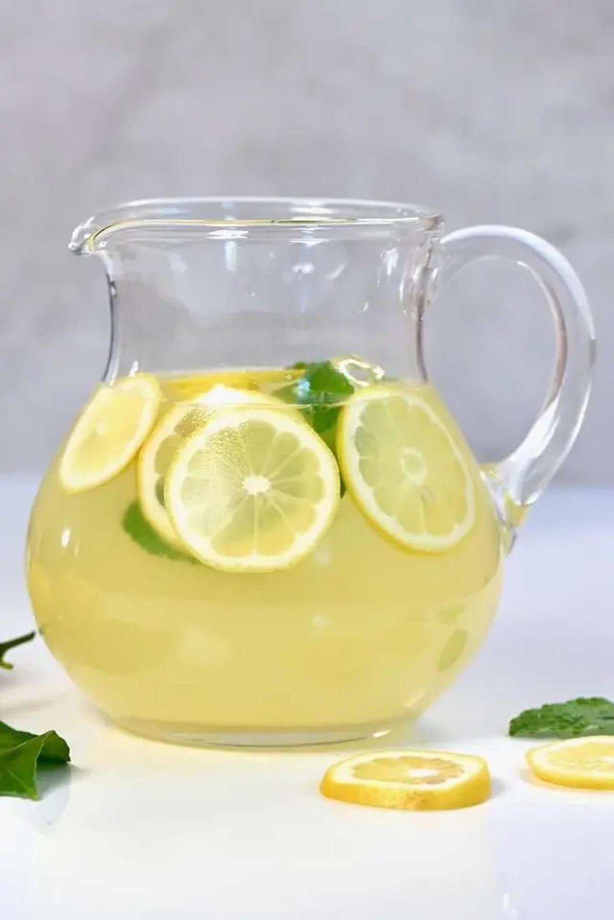 Cara Membuat Es Lemon Sederhana yang Ampuh Turunkan Kolesterol