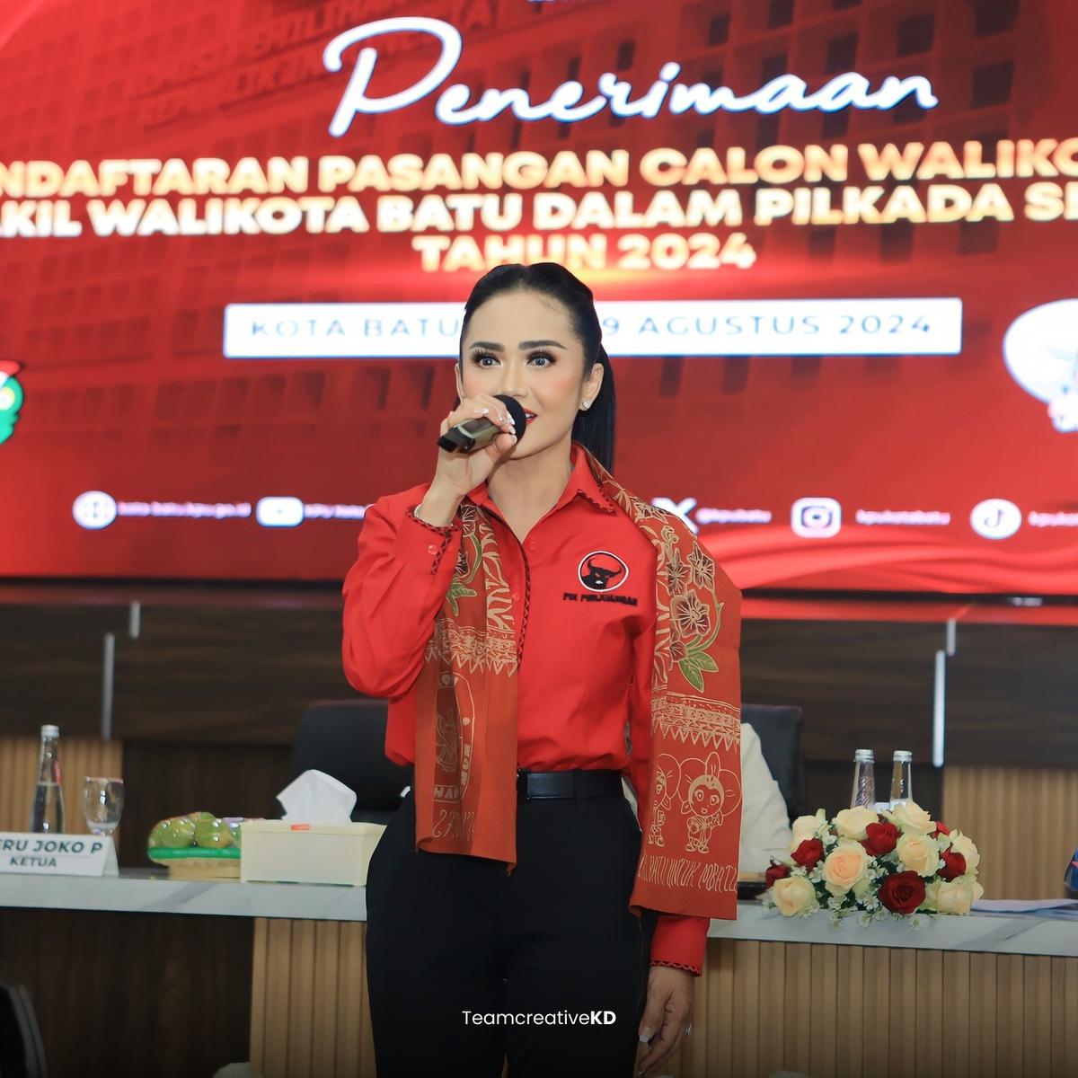 Potret Kris Dayanti Maju jadi Calon Wali Kota Batu