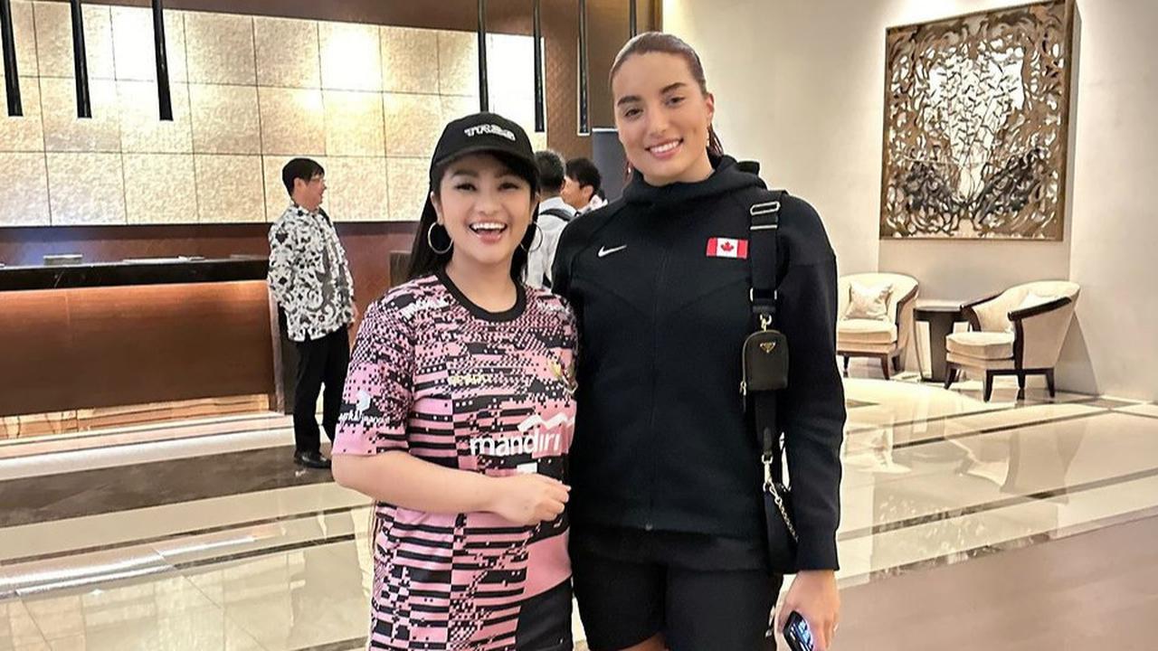 Fitri Carlina Unggah Momen Kebersamaan Bareng Istri Sandy Walsh Bintang Timnas Indonesia, Banjir Sorotan