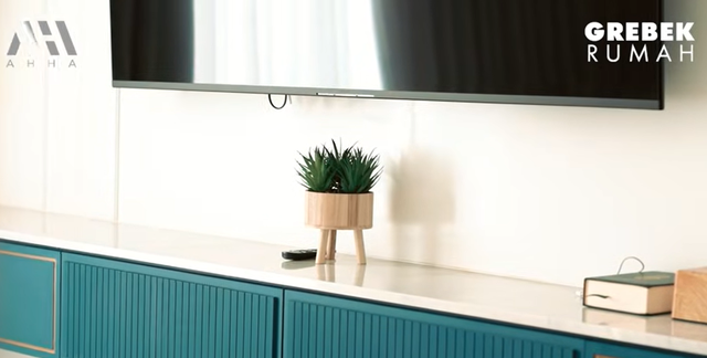 7 Potret detail kamar tidur Aura Kasih, gaya clean looks dan minimalis