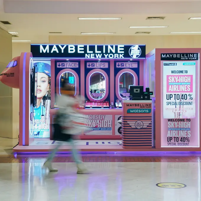 Penampakan Pesawat Pink di Terminal 2 Soekarno Hatta Curi Perhatian, Ada Apa Ya?