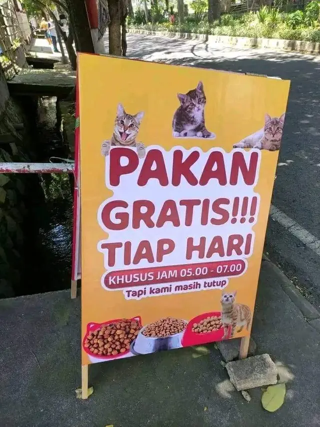 8 Potret Iklan Promosi Absurd di Warung Ini Bikin Kesal