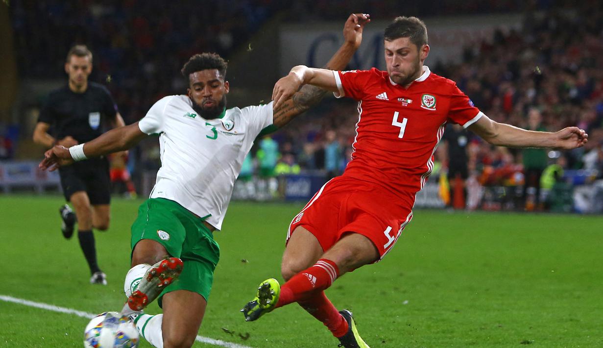 Ben Davies. Bek kiri berusia 28 tahun ini telah mengumpulkan 60 caps bersama Timnas Wales sejak debutnya pada Oktober 2012. Bersama Tottenham musim ini berhasil mencetak 5 gol dalam 38 laga di semua kompetisi. Sempat mengalami cedera di akhir musim, namun kini telah pulih. (Foto: AFP/Geoff Caddick)