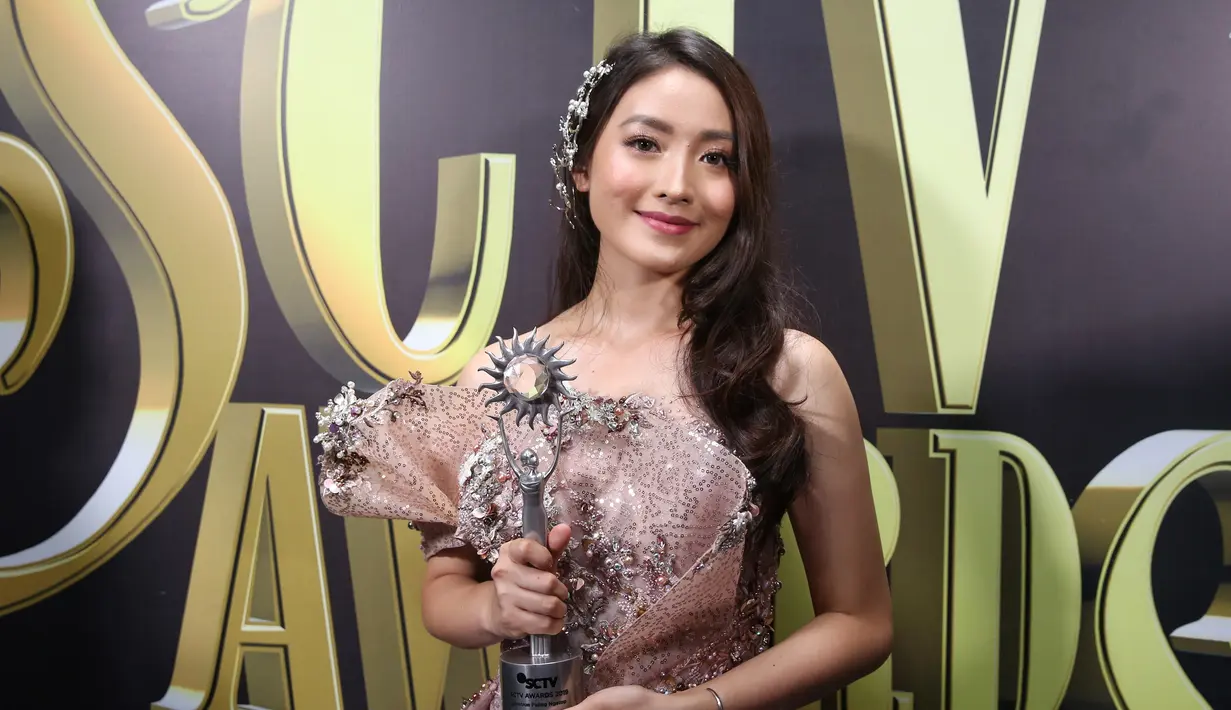Natasha Wilona SCTV Awards 2019. (Adrian Putra/Fimela.com)
