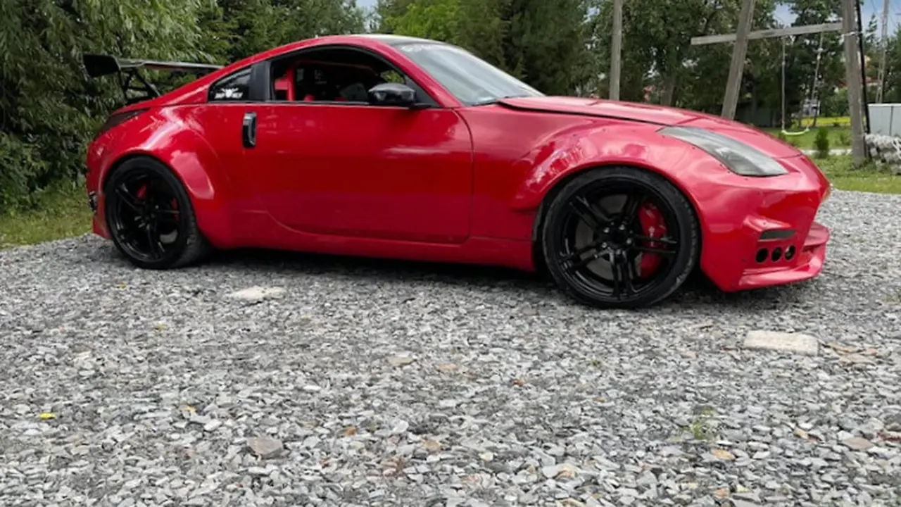 Modifikasi Nissan 350Z ini bikin geleng-geleng (Carbuzz)