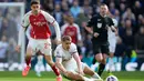 Gol-gol Arsenal tercipta masing-masing oleh Pierre-Emile Hojbjerg (OG) pada menit ke-15, Bukayo Saka (27’), dan Kai Havertz (38). (AP Photo/Kin Cheung)