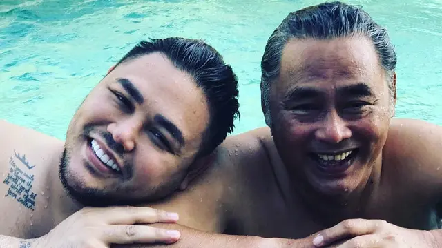 [Fimela] Potret Kenangan Ivan Gunawan dan Ayahnya