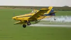 Keberadaan pesawat Air Tractor bantuan Kementerian Lingkungan Hidup untuk memadamkan kebakaran hutan dan lahan di Riau menimbulkan masalah. Pilot asing yang membawanya dilaporkan berulah dan tak mematuhi arahan dari petinggi Lanud Roesmin Nurjadin Pekanba