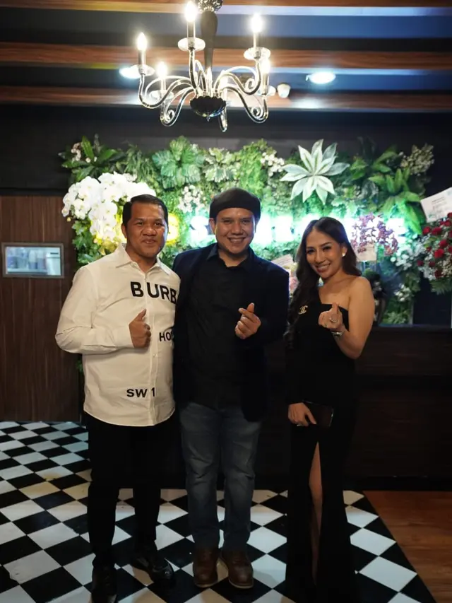 Fadly Padi saat menghadiri peluncuran buku Mimpi Besar Anak Penjual Ikan karya Rasli Syahrir. (Foto: Dok. Tim Rasli Syahrir)