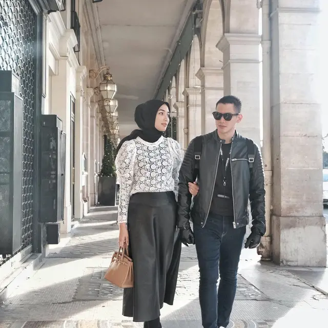 Citra Kirana dan Rezky Aditya liburan ke Paris tanpa anak (Foto: Instagram thereal_rezkyadhitya)