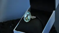 How to Tell if a Diamond is Real: 11 Amateur and Pro Methods