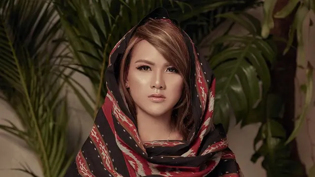FOTO: Evelyn Nada Anjani Ketika Kenakan Makeup Maksimal, Bikin Pangling
