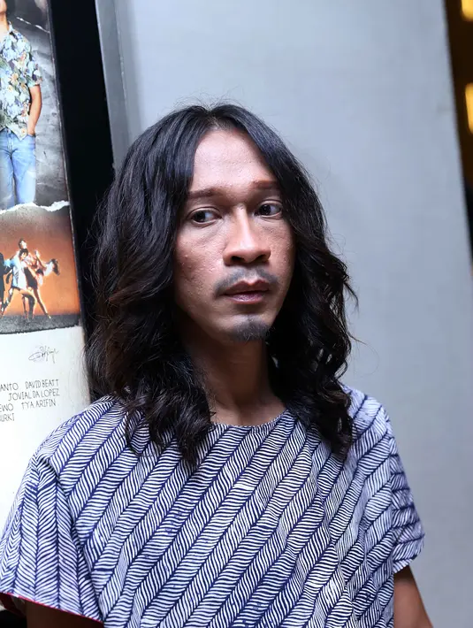 Penampilan terkini Aming di XXI Epicentrum, Kuningan, Jakarta Selatan, Selasa (5/4/2016) malam, Aming terlihat berbeda dari biasanya. (Nurwahyunan/Bintang.com)