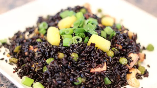 Resep Nasi Goreng Warna-Warni Favorit Bekal Si Kecil