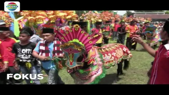Pemerintah Kabupaten Lumajang menggelar Festival Jaran Kencak di Stadion Wira Bhakti Lumajang.