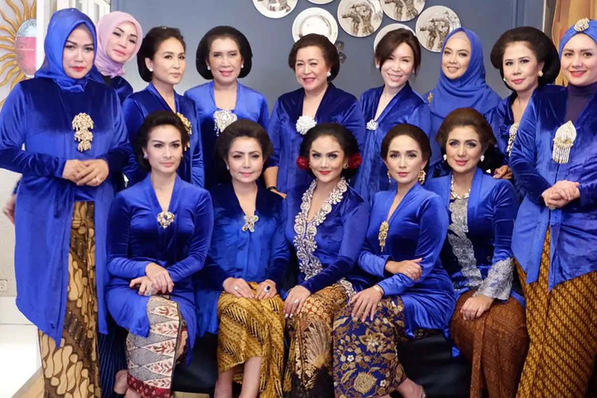 [Bintang] Geng Kepompong Krisdayanti