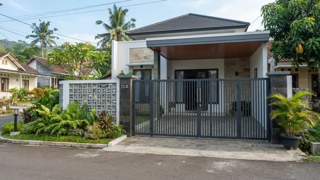 Model Gerbang Rumah Kecil yang Elegan Model Minimalis Garis Vertikal