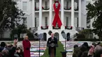Presiden Amerika Serikat (AS), Joe Biden memberikan sambutan pada acara Hari AIDS Sedunia di South Lawn Gedung Putih, Washington DC pada tanggal 1 Desember 2024. (Annabelle Gordon/Getty Images North America/Getty Images via AFP)
