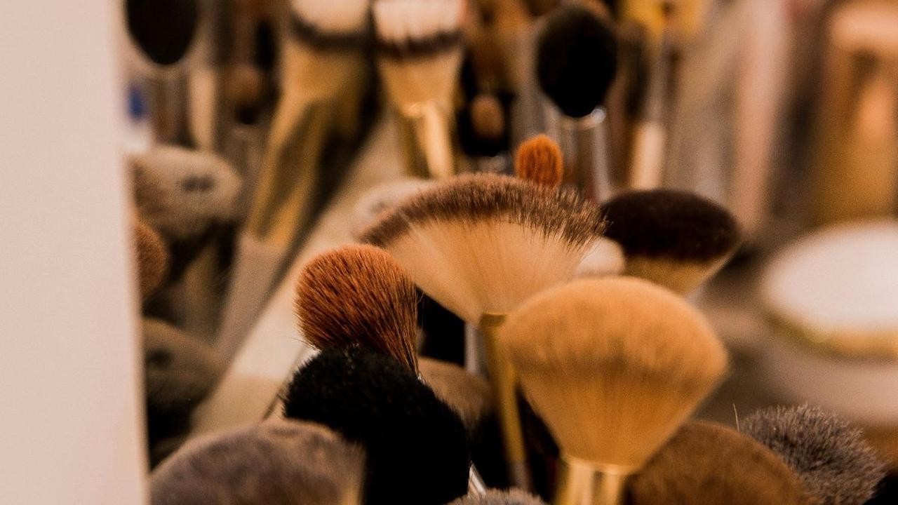 Alat Makeup Harus Diganti Rutin Walau Bersih, Cari Tahu Masa Berlakunya