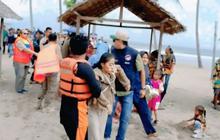BPBD OKU Selatan Imbau Wisatawan Waspada Saat Beraktivitas di Danau Ranau