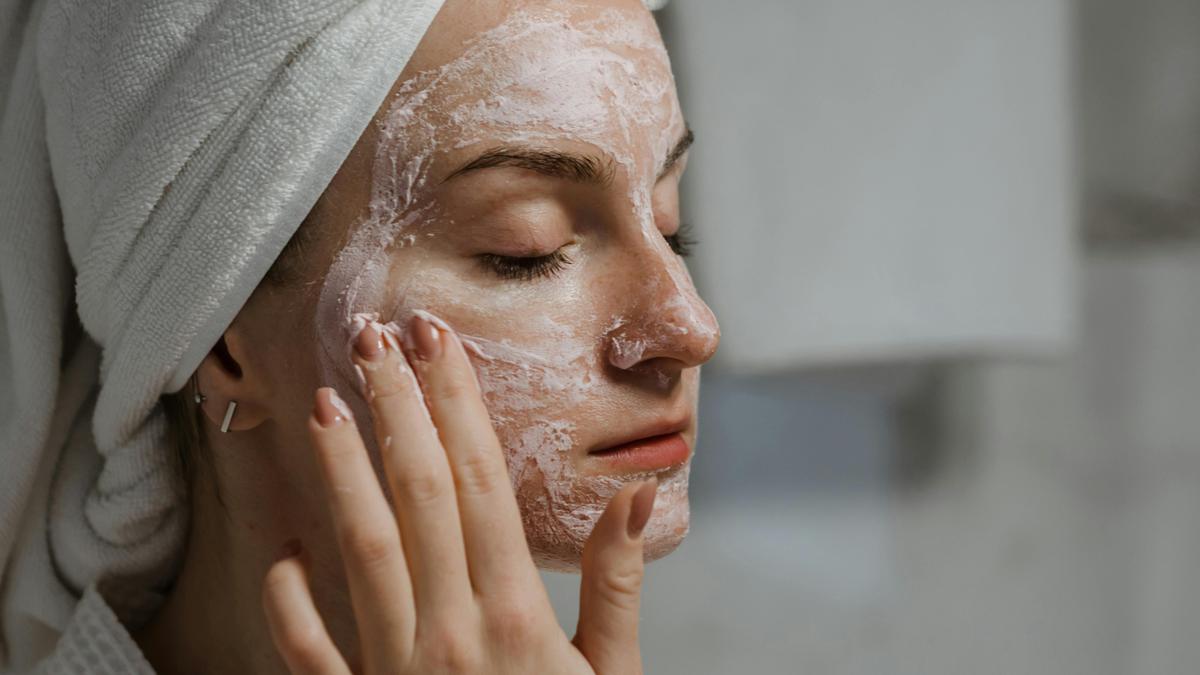 3 Rekomendasi Exfoliating Toner Lokal Terbaik