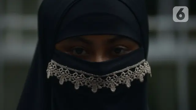 Unjuk Rasa Pengungsi Rohingya di Depan Gedung UNHCR