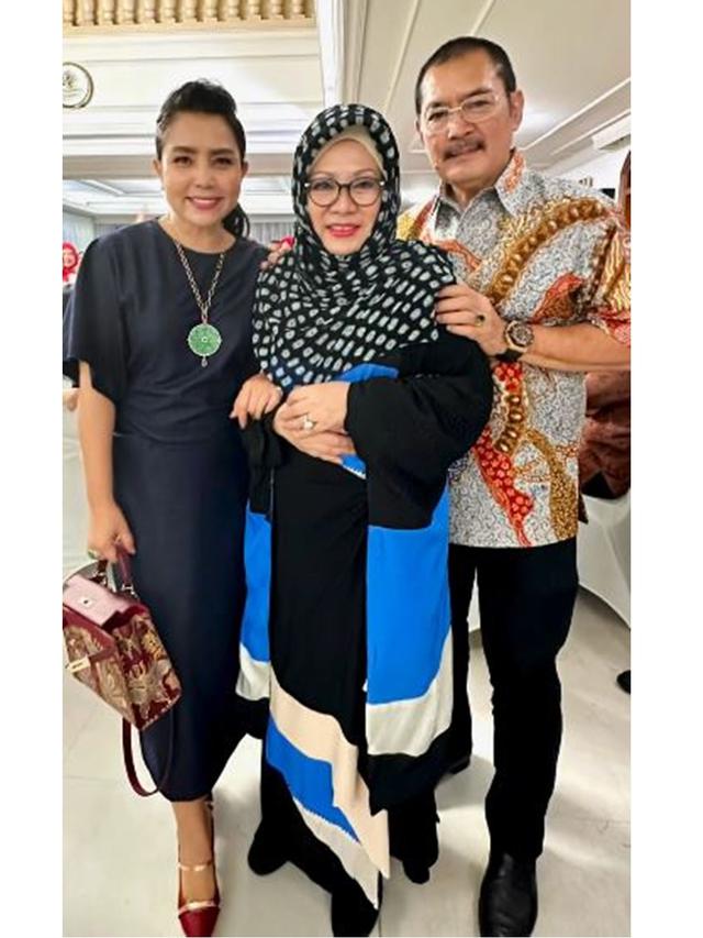 6 Potret Mayangsari di Ultah Tutut Soeharto ke-75, Kumpul Bareng Keluarga Cendana