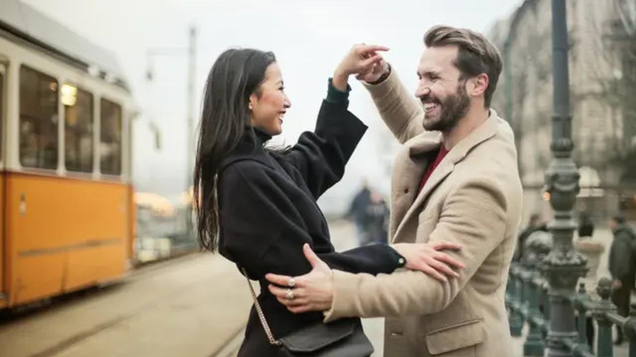 Cara Memancarkan Aura Positif, Pelajari Kunci yang Membuat Perempuan Lebih Menarik