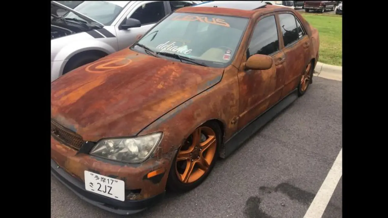 Lexus IS Karatan