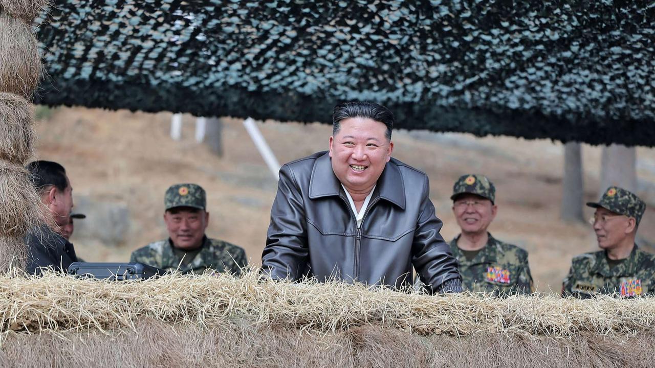 Kim Jong-un jajal senapan sniper Korea Utara