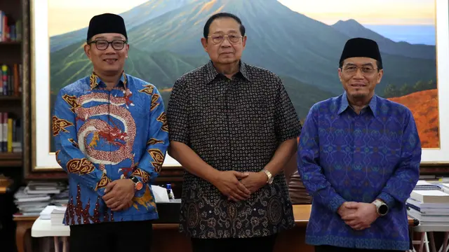 Pasangan bakal cagub dan cawagub Jakarta Ridwan Kamil-Suswono bersilaturahmi ke kediaman Presiden ke-6 RI Susilo Bambang Yudhoyono (SBY) di Cikeas, Kamis (19/9/2024).