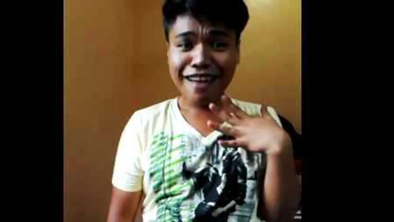 Unggah Video di Youtube, Pria Gemulai Ini Ngetop di Malaysia
