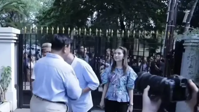 Selvi Ananda Dampingi Gibran Rakabuming Deklarasi Bacawapres.  [Dok. @selvi_ananda_]