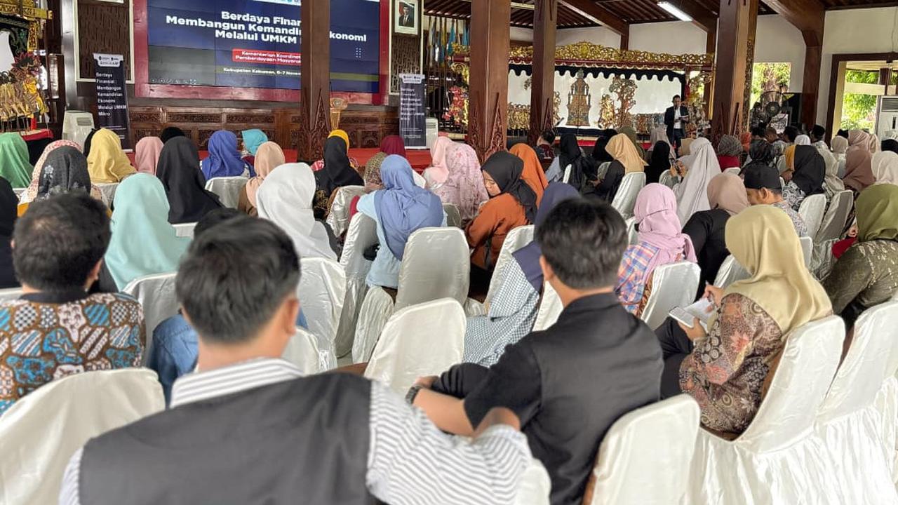 Dorong Perubahan Paradigma, Kemenko PM Gelar Pelatihan Berdaya Finansial di Kebumen