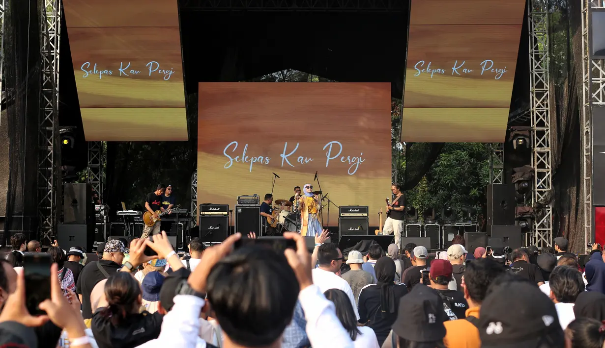 La Luna di panggung The 90's Festival, Sabtu (11/8/2024). [Foto: Adrian Putra/Fimela]