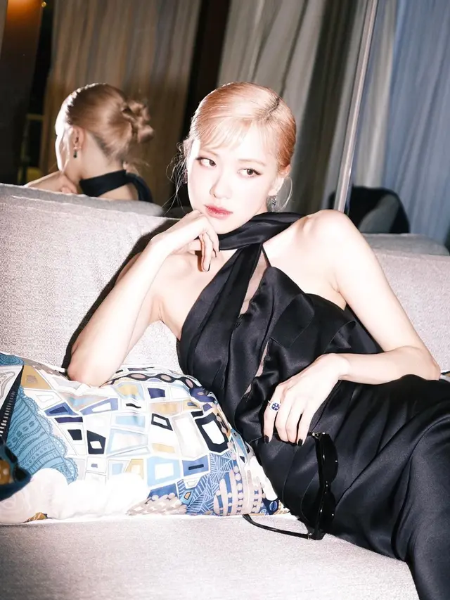 Di Balik Penampilan Dadakan Rose BLACKPINK di Cannes 2023 yang Bikin Panik Banyak Fotografer