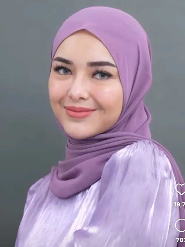 Potret Amanda Manopo memakai hijab (Sumber: Instagram/amandamanopo)