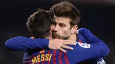 Lionel Messi memang seorang pribadi yang tertutup. Namun jangan salah, ternyata ia banyak mempunyai teman dekat di Barcelona. Ketika ujung kariernya selama 17 tahun di Barcelona berakhir, momen indah bersama 9 rekannya berikut akan jadi kenangan La Pulga. (Foto: AFP/Josep Lago)
