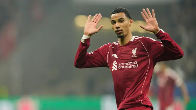 hugo ekitike usai mencetak gol ke gawang Eintracht Frankfurt.