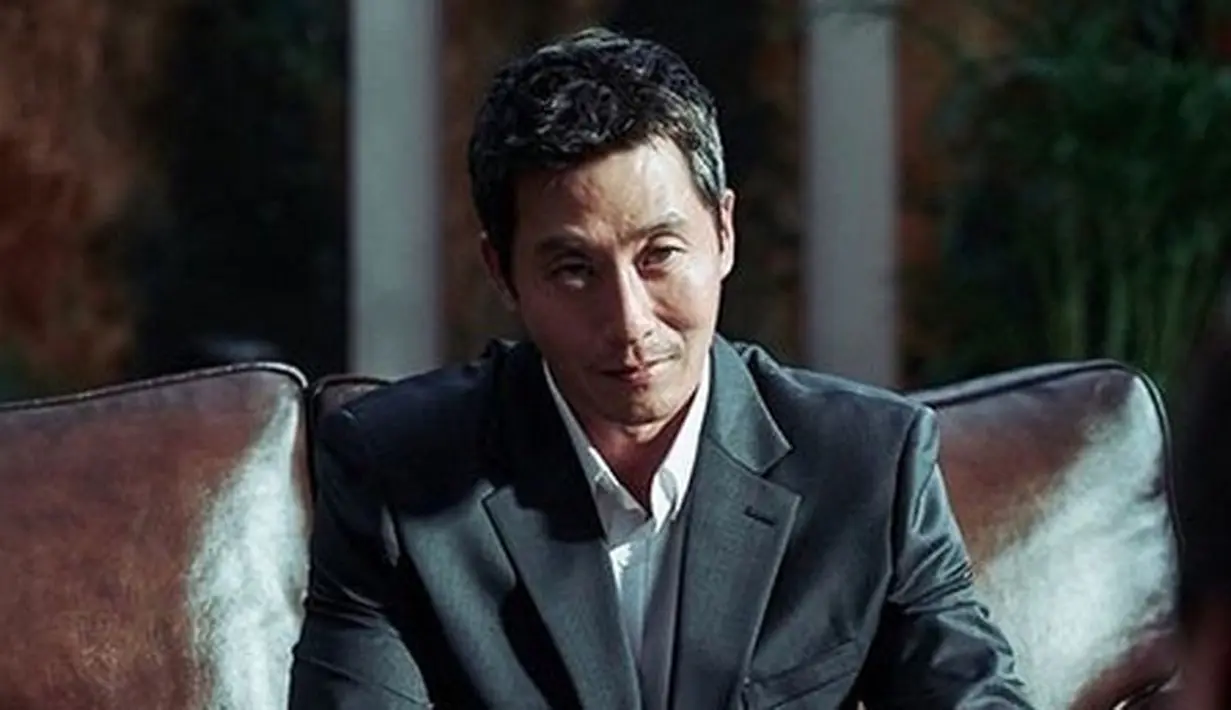 Kabarnya video tersebut berasal dari mobil lain yang berada di belakang mobil Kim Joo Hyuk. Mobil Mercedes Benz SUV yang dikendarai oleh Kim Joo Hyuk kabarnya oleng dan kemudian bertabrakan dengan mobil lainnya. (Instagram/kimjoohyuk_fan)