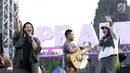 Penyanyi Sita Nursanti dan Rida Farida saat tampil di atas panggung Prambanan Jazz Festival 2019 di Pelataran Candi Prambanan, Yogyakarta, Sabtu (6/7/2019). Selama dua tahun hilang dari dunia musik, personel RSD mempunyai kegiatan masing-masing. (Fimela.com/Bambang E.Ros)