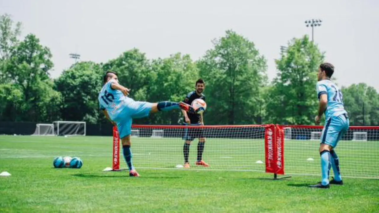 Manchester City main bola tenis