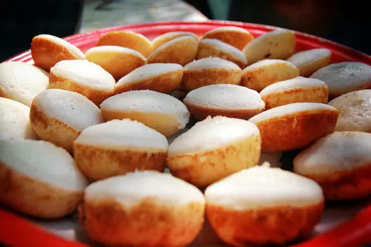 Cara Mudah Membuat Kue Apem Beras yang Empuk dan Lembut di Rumah
